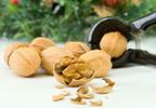 Consuming Tree Nuts Improves DFS, OS in Survivors of Colon Cancer Consuming Tree Nuts Improves DFS, OS in Survivors of Colon Cancer
