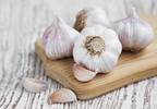 Garlic and Cancer Prevention (Fact Sheet) Garlic and Cancer Prevention (Fact Sheet)