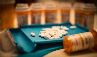 Changes in pain management due to parenteral opioid shortage has initial negative effect, then stabilizes. Changes in pain management due to parenteral opioid shortage has initial negative effect, then stabilizes.