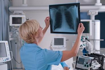 Pivot Nurse Improves Patients' Navigation Through Lung Cancer Care Pivot Nurse Improves Patients' Navigation Through Lung Cancer Care