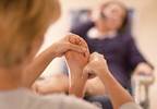 Reflexology, Aromatherapy May Reduce Pain, Anxiety of Brachytherapy for Cervical Cancer Reflexology, Aromatherapy May Reduce Pain, Anxiety of Brachytherapy for Cervical Cancer